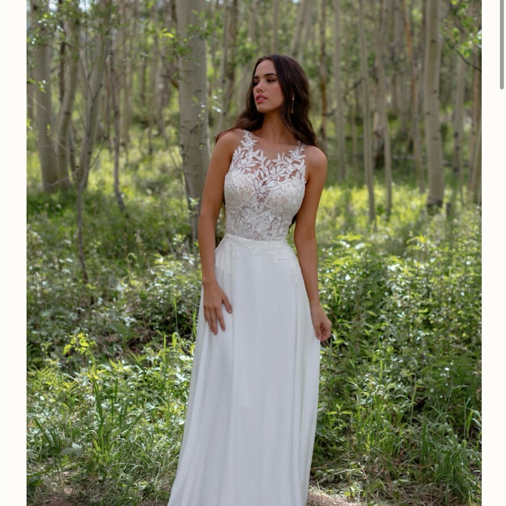 Elegant White illusion wedding dress